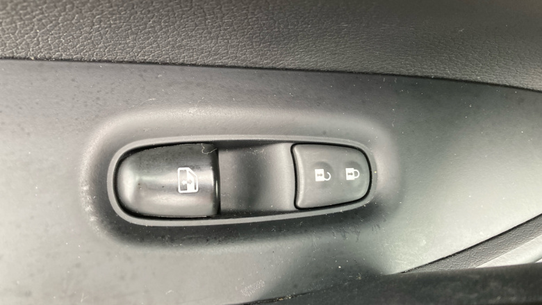Nissan Qashqai 1.2 DiG-T Tekna+ 5dr Petrol Hatchback